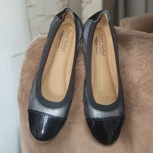 Josef Seibel Women's Black and Gray Shoes Size # 8